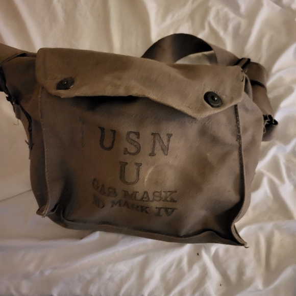 Vintage 1940s WWII USN U GAS MASK MARK IV - Picture 8 of 8